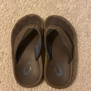 Size 9 Olukai flip flops
